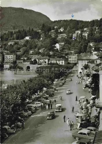 AK / Ansichtskarte Ascona Lago Maggiore TI La-Piazza Lago-Maggiore Promenade Autos Hafen Geschaefte Passanten
