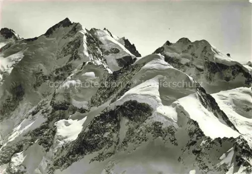 AK / Ansichtskarte Piz Bernina 4049m GR Piz-Bernina Piz-Morteratsch Piz-Roseg Gletscher Berggipfel Fels Schnee