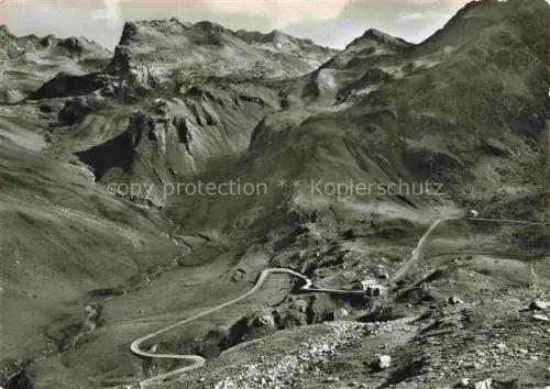 AK / Ansichtskarte Julier 2284m GR Val-d Agnelli Passstrasse Serpentinen Bergtal Berge Passgebaeude