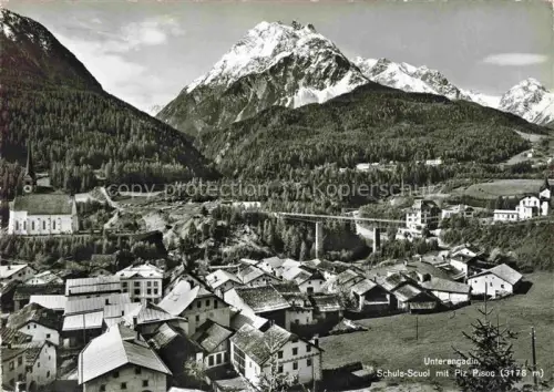 AK / Ansichtskarte Scuol Schuls GR Piz-Pisoc Unterengadin Ortschaft Kirche Viadukt Berge Wald Haeuser