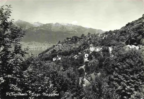 AK / Ansichtskarte Casenzano LOCARNO Lago Maggiore TI Lago-Maggiore Hangbebauung Villen Baeume Berge Vairano Seeblick