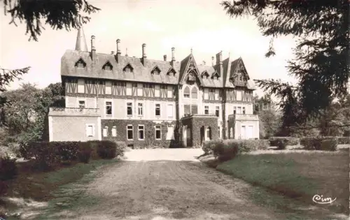 AK / Ansichtskarte Nancay VIERZON 18 Cher Château-de-La-Varenne Schloss Fachwerkfassade Park Auffahrt Baeume
