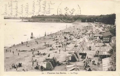 AK / Ansichtskarte FOURAS-LES-BAINS 17 Charente-Maritime Plage Strand Badehuetten Zelte Badegaeste Meer Bucht Strandkoerbe