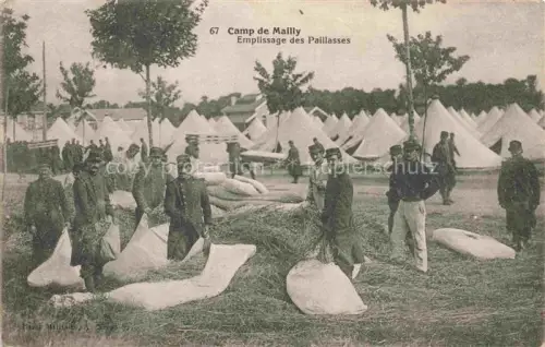 AK / Ansichtskarte Mailly-le-Camp Troyes 10 Aube Camp-de-Mailly Emplissage-des-Paillasses Soldaten Zelte Militaerlager Strohsaecke Uniformen