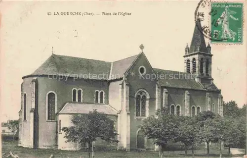 AK / Ansichtskarte La Guerche-sur-l Aubois 18 Cher Place-de-l Eglise Kirche Kirchturm Apsis Baeume Platz