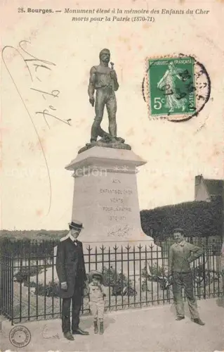 AK / Ansichtskarte BOURGES 18 Cher Monument Denkmal Skulptur Soldat Sockel Zaun Maenner Kind 1870-71