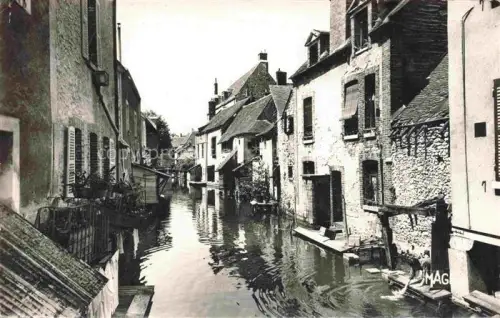 AK / Ansichtskarte MONTARGIS 45 Loiret Kanal Rue-sur-l eau Haeuser Wasser Altstadt Hochwasser