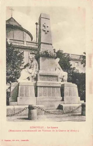 AK / Ansichtskarte LUNEVILLE 54 Meurthe-et-Moselle Le-Square Kriegerdenkmal Denkmal Guerre-1870-71 Statuen Obelisk Gedenksteine Baeume