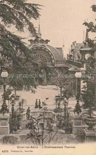 AK / Ansichtskarte Evian-les-Bains Thonon-les-Bains 74 Haute-Savoie Etablissement-Thermal Kurhaus Park Palmen Passanten Uhrturm Gartenanlage Baeume