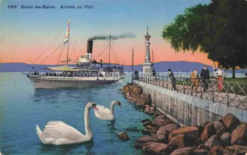 AK / Ansichtskarte Evian-les-Bains Thonon-les-Bains 74 Haute-Savoie Arrivée-au-Port Dampfschiff Schwaene Hafenmole Genfer-See Promenade Passanten