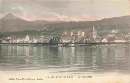 AK / Ansichtskarte Evian-les-Bains Thonon-les-Bains 74 Haute-Savoie Genfer-See Stadtansicht Kirchturm Daecher Hotels Berge Spiegelung Ufer