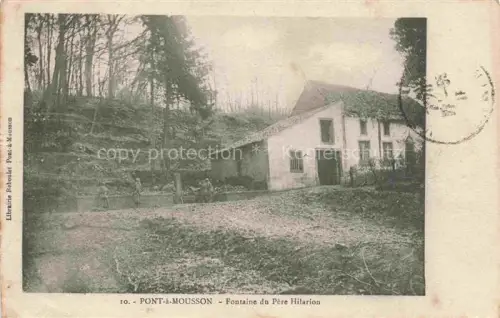 AK / Ansichtskarte Pont-a-Mousson 54 Meurthe-et-Moselle Fontaine-du-Père-Hilarion Waldhaus Felsen Kinder Quelle