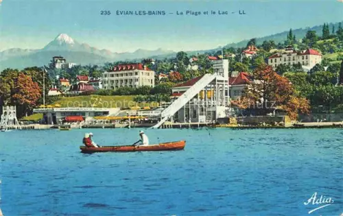 AK / Ansichtskarte Evian-les-Bains Thonon-les-Bains 74 Haute-Savoie Plage Genfer-See Ruderboot Badeanstalt Villen Berge Wasserrutsche