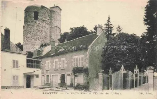 AK / Ansichtskarte Sancerre Bourges 18 Cher Vieille-Tour Château-Eingang Rundturm Herrenhaus Eisentor Baeume