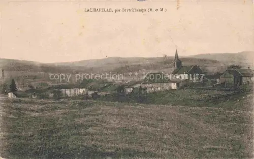 AK / Ansichtskarte Lachapelle Bertrichamps 54 Meurthe-et-Moselle Dorfansicht Kirche Daecher Felder Huegel Baeume