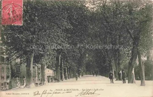 AK / Ansichtskarte Pont-a-Mousson 54 Meurthe-et-Moselle Boulevard-de-Riolles Allee Baeume Promenade Passanten