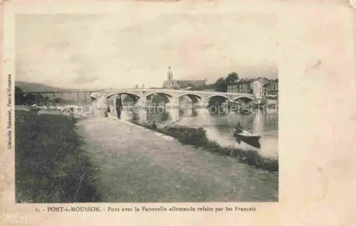 AK / Ansichtskarte Pont-a-Mousson 54 Meurthe-et-Moselle Pont Passerelle-allemande Bruecke Fluss Kirche Boote Ufer Haeuser