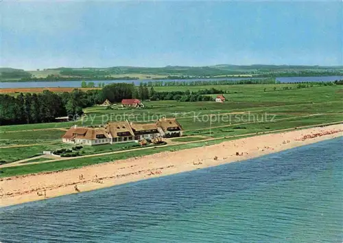 AK / Ansichtskarte Hohwacht Ostseebad Schleswig-Holstein Hotel-Genveser-Schiff Strand Ostsee Reetdachhaeuser Badegaeste Luftaufnahme