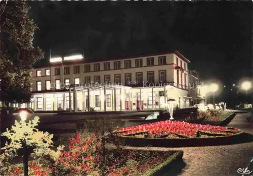 AK / Ansichtskarte Niederbronn-les-Bains Bad Niederbronn 67 Bas-Rhin Casino Nachtaufnahme Blumenbeet Brunnen Beleuchtung Park Nachtfoto