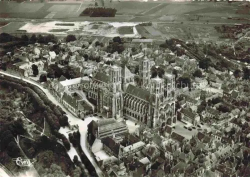 AK / Ansichtskarte LAON 02 Aisne Cathédrale Vue-aérienne Altstadt Daecher Fluss Felder