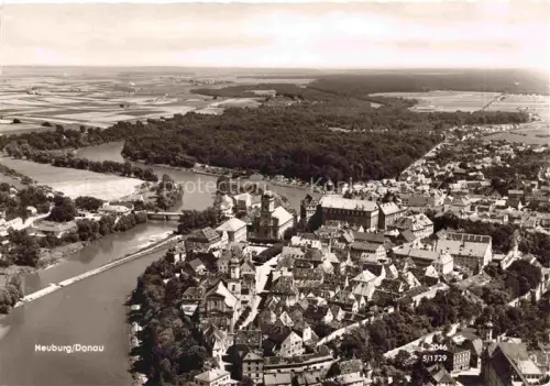 AK / Ansichtskarte Neuburg  Donau Bayern Donau Fluss Altstadt Kirche Schloss Felder Wald