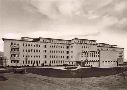 AK / Ansichtskarte Northeim Niedersachsen Albert-Schweitzer-Krankenhaus Klinik Neubau Eingang Jungbaeume