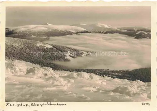AK / Ansichtskarte Schneekoppe Snezka Riesengebirge Krkonose CZ Schneekoppe Riesengebirge Winterlandschaft Schnee Wald Nebel Berggipfel