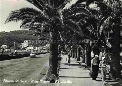 AK / Ansichtskarte Diano Marina Imperia Liguria IT Via-Aurelia Palmenpromenade Riviera-dei-Fiori Meer Promenade Passanten Auto Kueste