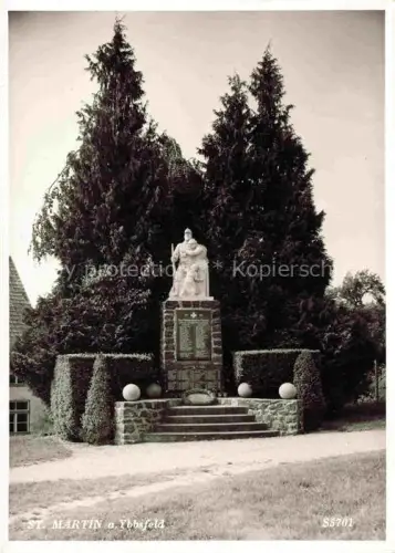 AK / Ansichtskarte St Martin Ybbsfeld Mostviertel-Eisenwurzen Niederoesterreich AT Kriegerdenkmal Soldatenfigur Ybbsfeld Gedenkstein Eiben Parkanlage