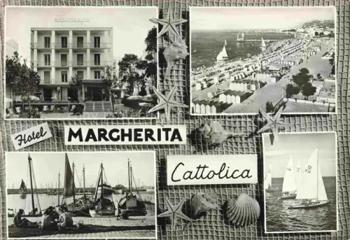 AK / Ansichtskarte CATTOLICA  Provincia Rimini IT Hotel-Margherita Strand Segelboote Fischerboote Hafen Badekabinen Meer