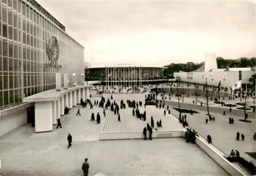 AK / Ansichtskarte BRUXELLES Bruessel Brussels Exposition-Universelle-1958 Weltausstellung Pavillons USA-URss-Vatikan Besuchermenge Atomium-Briefmarke