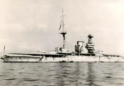 AK / Ansichtskarte Greenwich  London UK HMS-Queen-Elizabeth Schlachtschiff Dreadnought Kriegsmarine Mittelmeer National-Maritime-Museum Kriegsschiff