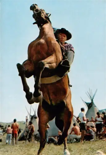 AK / Ansichtskarte Winnetou  May Karl Cowboy steigendes-Pferd Tipi Indianer Filmszene Reiter Old-Shatterhand