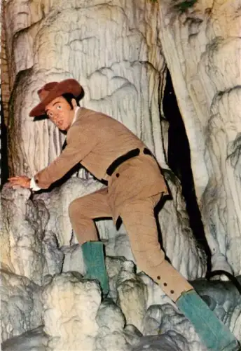 AK / Ansichtskarte Winnetou  May Karl Eddi-Arent Hoehle Stalaktiten Cowboy Filmszene Lord-Castlepool Schauspieler