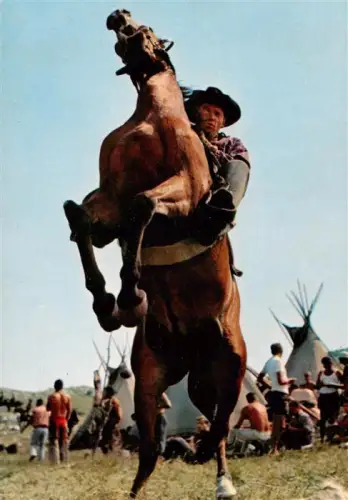 AK / Ansichtskarte Winnetou  May Karl Cowboy steigendes-Pferd Tipi Indianerlager Filmszene Forrester Reiter