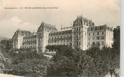 AK / Ansichtskarte Evian-les-Bains Thonon-les-Bains 74 Haute-Savoie Splendide-Hotel Hotel Fassade Baeume Park