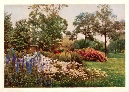 AK / Ansichtskarte ERFURT  CITY Kulturpark Sternwarte Blumenbeete Park Baeume Turm Rasen