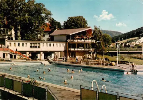 AK / Ansichtskarte Bad Karlshafen Bad Carlshafen Kassel Hessen Solbad Mineral-Schwimmbad Freibad Schwimmer Rutsche Sprungturm Berghang Weser