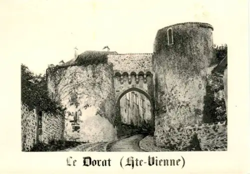 AK / Ansichtskarte Le Dorat BELLAC 87 Haute-Vienne La-Porte-Bergère Stadttor Rundturm Stadtmauer Kopfsteinpflaster Mittelalter