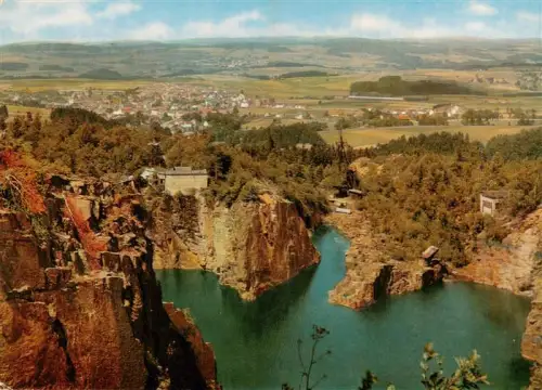AK / Ansichtskarte Gefrees Fichtelgebirge Steinbruch Granit Felssee Bergbau Wald Stadtansicht