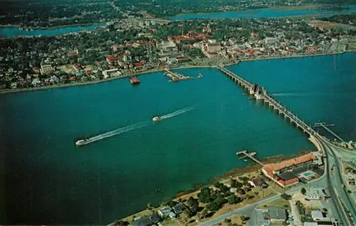 AK / Ansichtskarte St Augustine Florida USA Bridge-of-Lions Davis-Shore Downtown Bruecke Bucht Boote Luftbild