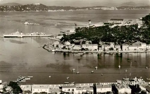 AK / Ansichtskarte Saint-Mandrier-sur-Mer TOULON 83 Var Vue-sur-le-Port Hafen Bucht Kriegsschiff Boote Kueste Luftbild