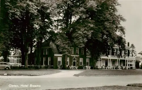 AK / Ansichtskarte Gieten NL Hotel-Braams Villa Terrasse Tische Stuehle Baeume Auto Parkanlage