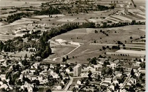 AK / Ansichtskarte BAD KROZINGEN Thermalkurort Hochhaus Felder Wohngebaeude Baeume Kuranlage Luftbild