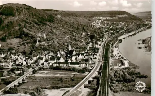 AK / Ansichtskarte Gemuenden Main-Spessart Bayern Main Fluss Eisenbahnlinie Ortschaft Kirche Burg Fliegeraufnahme Luftbild
