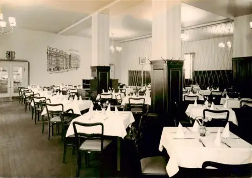AK / Ansichtskarte LEIPZIG Sachsen Sachsenhaus HO-Lehrgaststaette Katharinenstrasse Restaurant Speisesaal Tische Kronleuchter