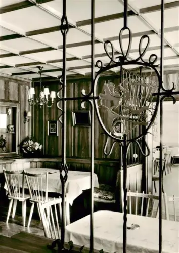 AK / Ansichtskarte Enzkloesterle Waldhorn-Post Hotel-am-Kurpark Poststube Gaststaette Schmiedeeisen Innenraum Schwarzwald