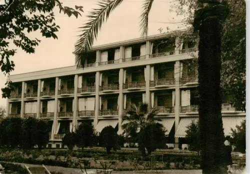 AK / Ansichtskarte Marrakech Marrakesch Maroc Hotel-Mamounia Hotel Palmen Saeulen Balkone Garten