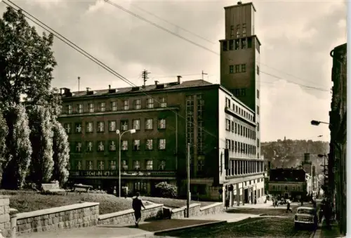 AK / Ansichtskarte JABLONEC  NAD NISOU Gablonz Neisse CZ Rathaus Verwaltungsgebaeude Modernismus Turm Mírové-nám?stí Strassenszene Auto Jizerske-hory