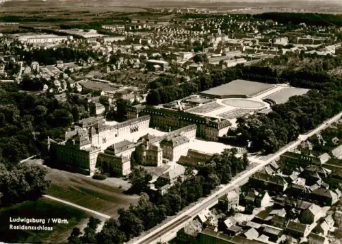 AK / Ansichtskarte LUDWIGSBURG  BW Residenzschloss Schlosspark Barockschloss Schlossanlagen Orangerie Luftbild